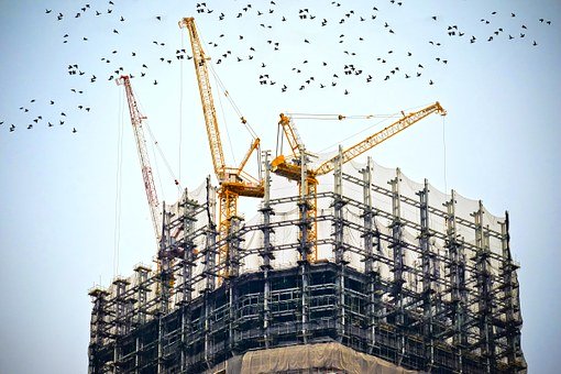 Les engins indispensables dans la construction d’un building